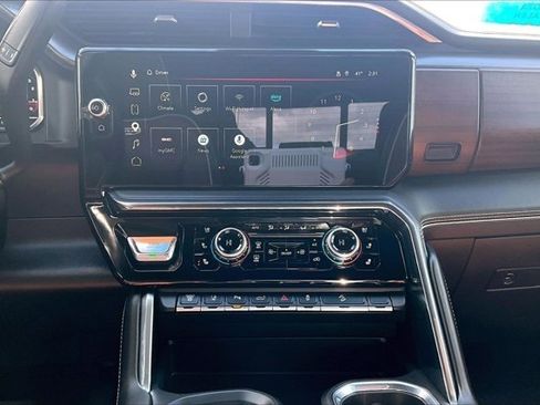 Used 2025 GMC Sierra 3500 Denali Ultimate AWD/4WD image 15