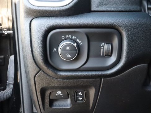 Used 2022 RAM 1500 Big Horn AWD/4WD image 16