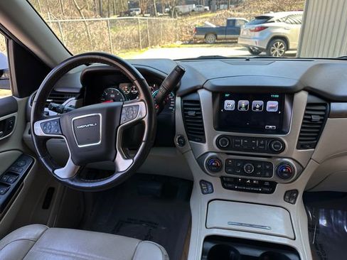 Used 2019 GMC Yukon Denali w/ Denali Ultimate Package image 19