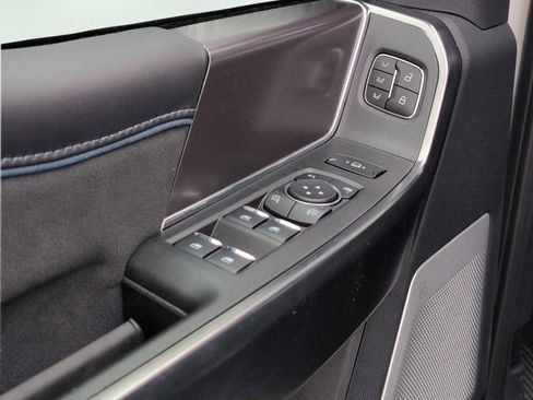 New 2026 Ford F250 Platinum w/ FX4 Off-Road Package image 5