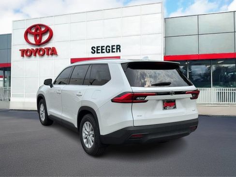 Used 2024 Toyota Grand Highlander AWD image 9