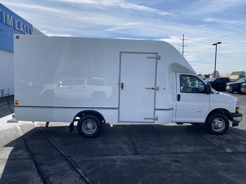 New 2025 Chevrolet Express 3500 w/ Power Convenience Package image 7