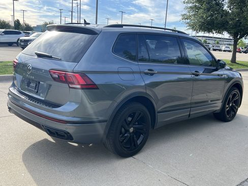 Certified 2023 Volkswagen Tiguan SE R-Line FWD image 10