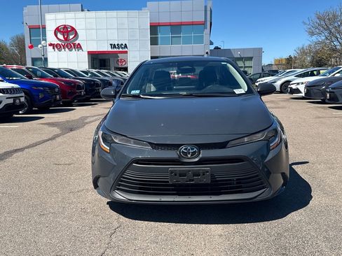 Used 2025 Toyota Corolla LE FWD image 2