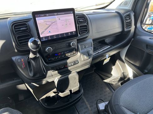 Used 2025 RAM ProMaster 2500 w/ Premium Convenience Group image 14