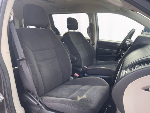 Used 2017 Dodge Grand Caravan SE w/ Power Window Group image 15