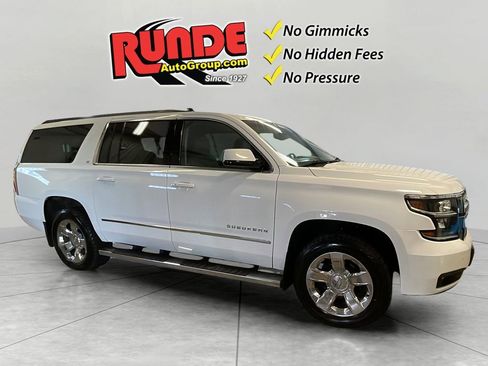 Used 2017 Chevrolet Suburban LT w/ LT Signature Package image 7