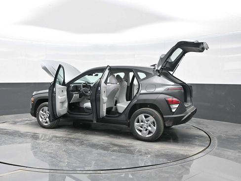 New 2026 Hyundai Kona SE image 32