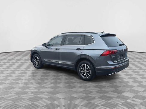 Used 2021 Volkswagen Tiguan SE w/ Panoramic Sunroof Package image 6