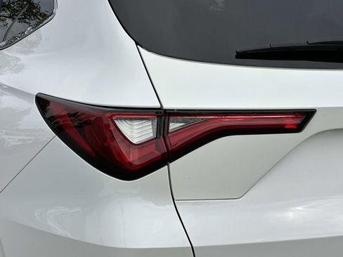 Certified 2023 Acura MDX FWD w/ Technology Package image 11