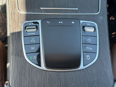 Used 2021 Mercedes-Benz GLC 300 4MATIC image 19