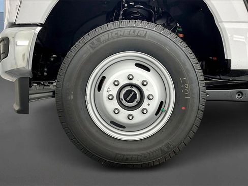 New 2026 Ford F350 XL w/ XL Chrome Package image 11