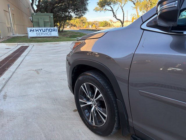 Used 2019 Toyota Highlander Plus FWD image 14