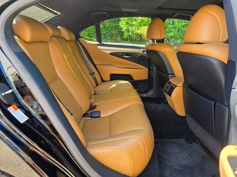 Used 2015 Lexus LS 460 AWD w/ F Sport Package image 37