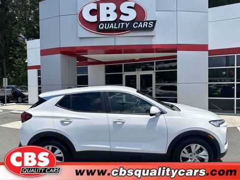 Used 2024 Buick Encore GX Preferred FWD image 1