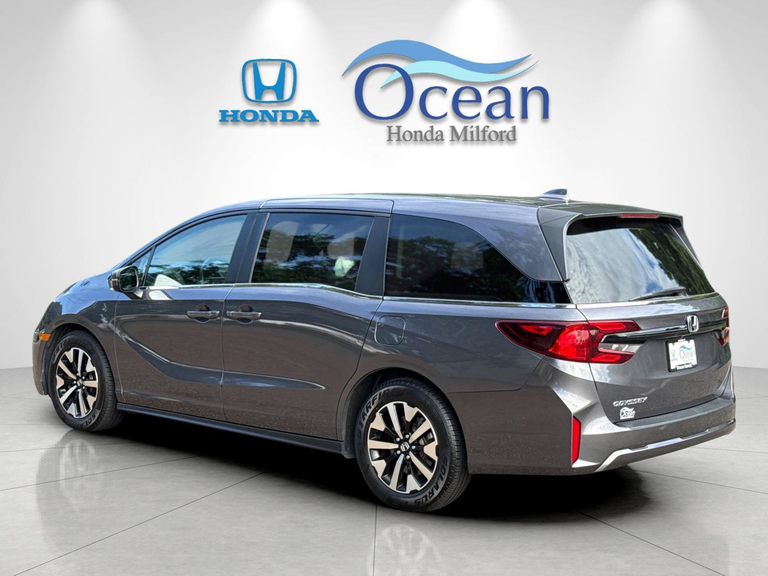 Used 2025 Honda Odyssey EX-L image 5
