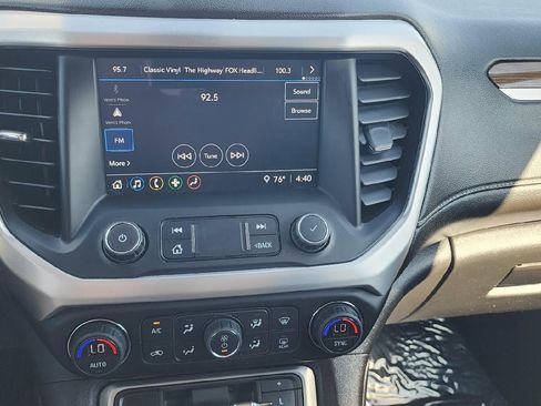 Used 2021 GMC Acadia SLE w/ Driver Convenience Package FWD image 17