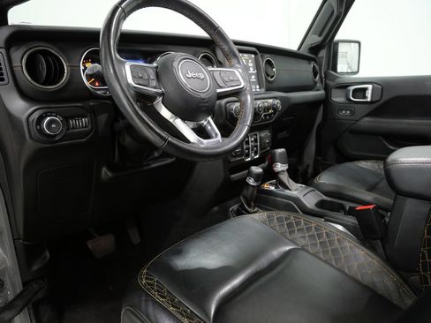 Used 2022 Jeep Wrangler Unlimited Sahara AWD/4WD image 11