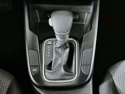 Used 2025 Kia Soul LX w/ LX Technology Package FWD image 24
