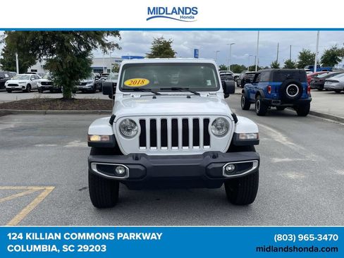 Used 2018 Jeep Wrangler Unlimited Sahara AWD/4WD image 2