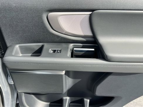 New 2026 Ford Expedition Active image 22