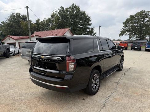 Used 2023 Chevrolet Suburban LT RWD image 5
