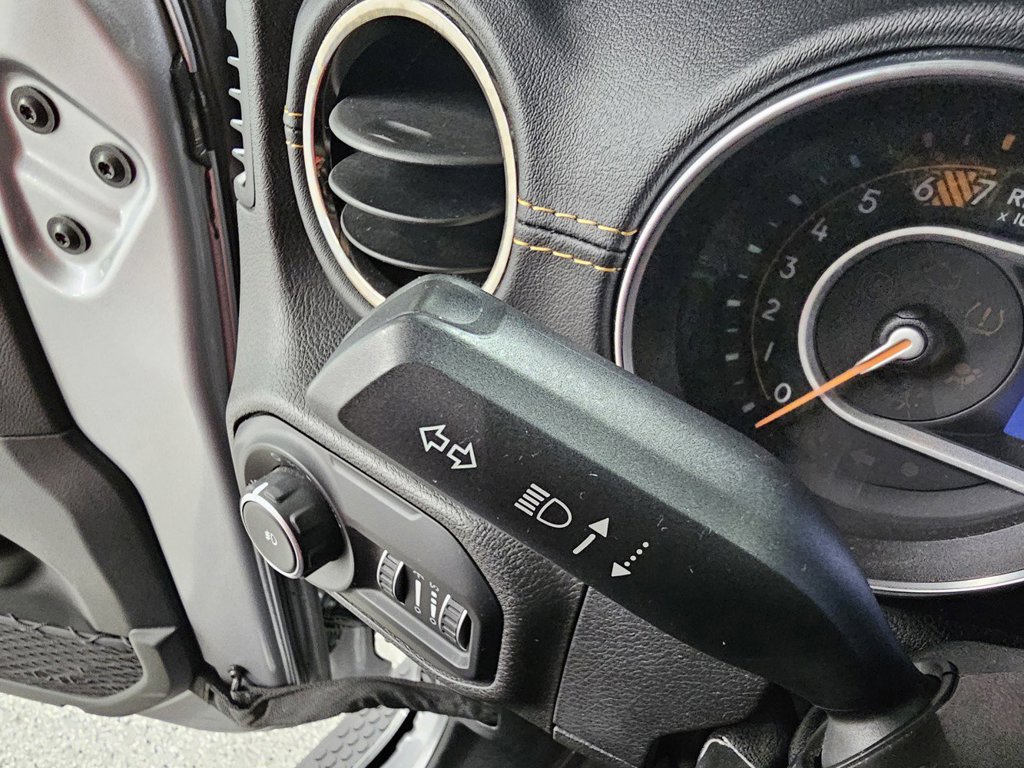 Used 2021 Jeep Wrangler Unlimited Sahara AWD/4WD image 34