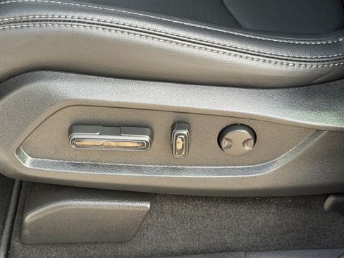 Used 2025 Honda Pilot Touring image 16