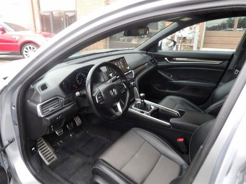Used 2018 Honda Accord Sport image 26