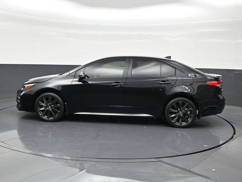 Used 2026 Toyota Corolla SE FWD image 2