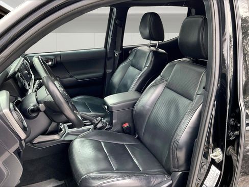 Used 2019 Toyota Tacoma TRD Off-Road image 27