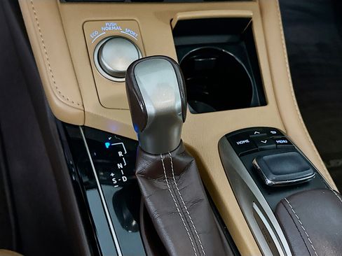 Used 2018 Lexus ES 350 w/ Navigation System Package image 25