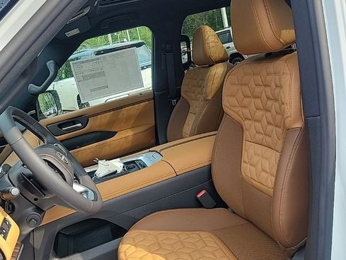 Used 2025 Nissan Armada Platinum Reserve image 31