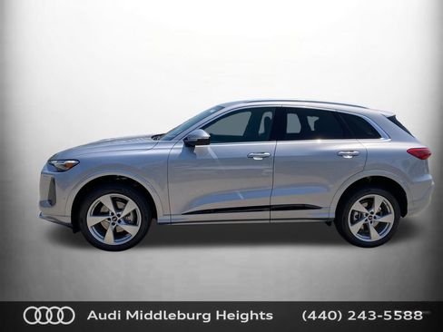 Used 2025 Audi Q5 Premium AWD/4WD image 7