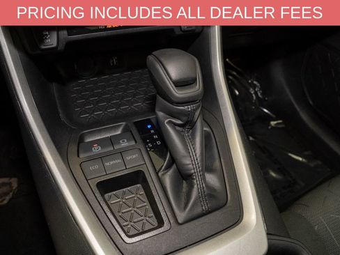 Used 2024 Toyota RAV4 XLE FWD image 15