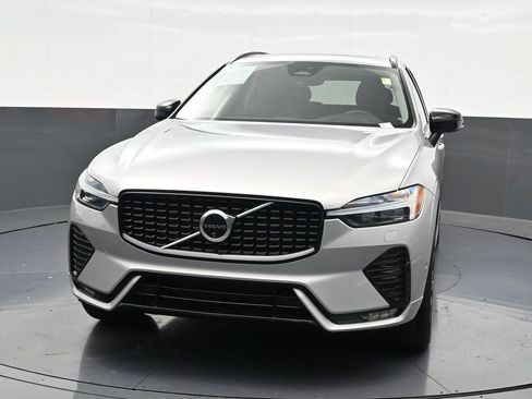 Used 2024 Volvo XC60 B5 Plus w/ Climate Package AWD/4WD image 9