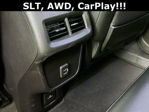 Used 2024 GMC Terrain SLT image 26