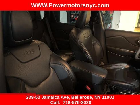 Used 2023 Jeep Cherokee Altitude Lux AWD/4WD image 16