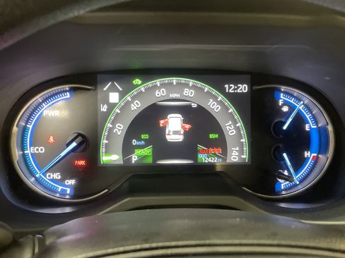 Used 2025 Toyota RAV4 XLE image 21