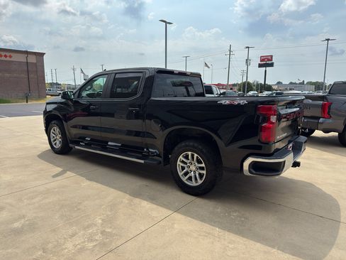 Used 2022 Chevrolet Silverado 1500 LT AWD/4WD image 7