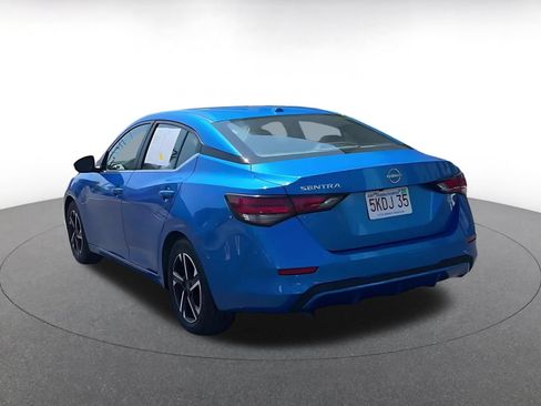 Used 2025 Nissan Sentra SV FWD image 9