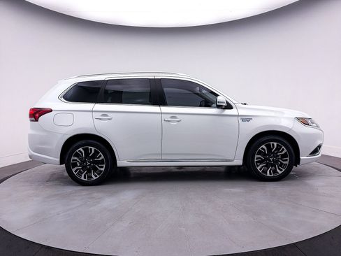 Used 2018 Mitsubishi Outlander GT image 35