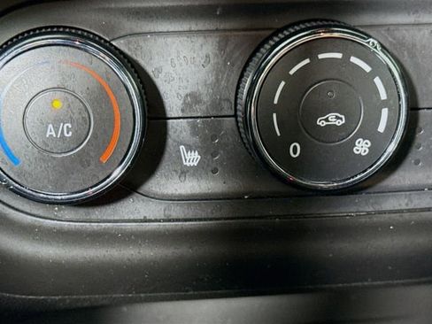 Used 2024 Chevrolet Trax RS image 19