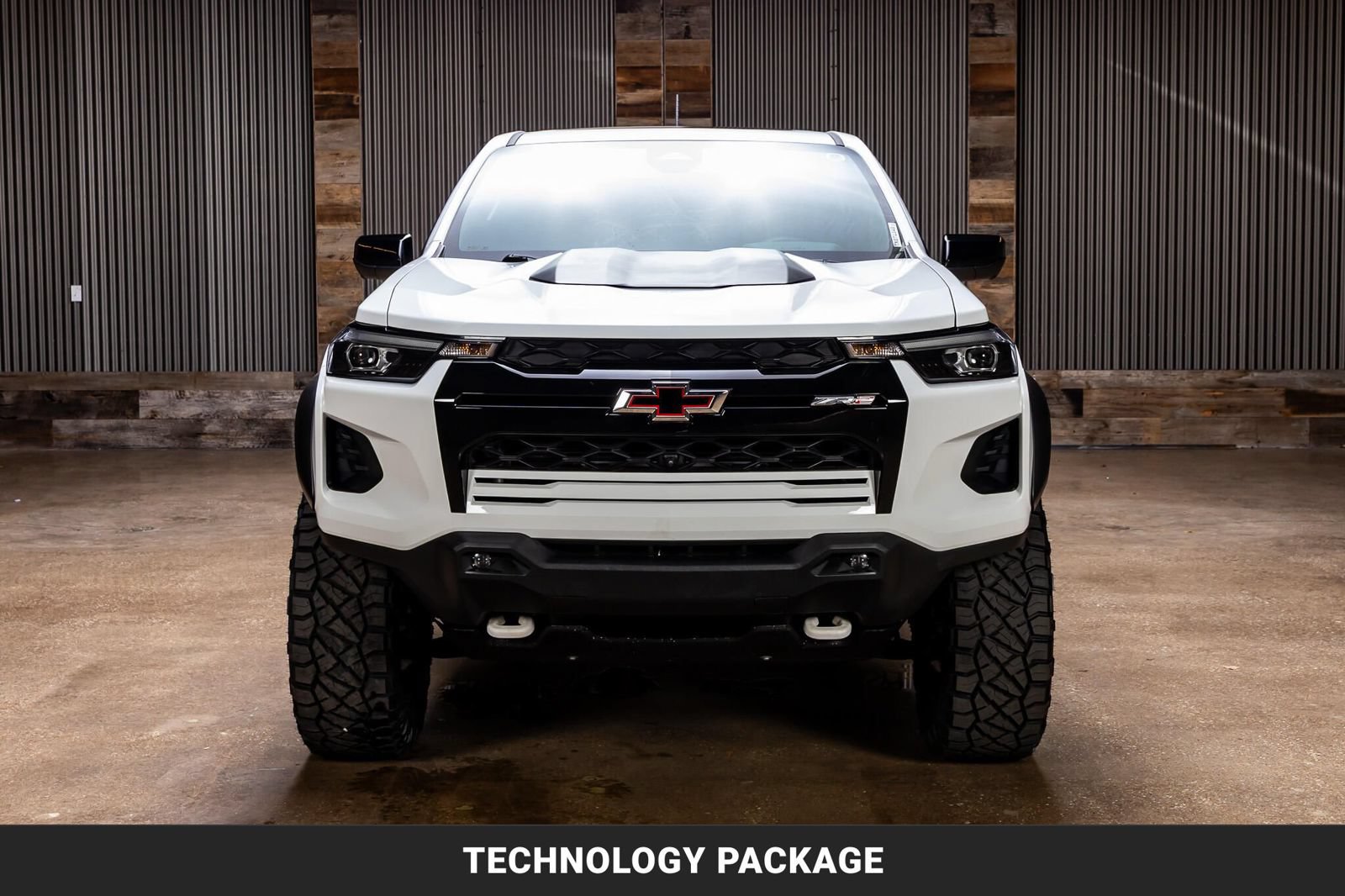 Used 2024 Chevrolet Colorado ZR2 w/ Technology Package AWD/4WD image 4