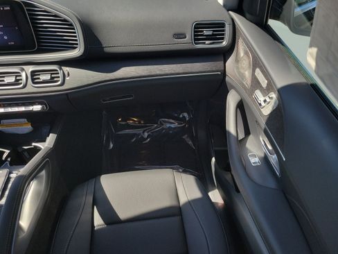 Certified 2026 Mercedes-Benz GLS 450 4MATIC image 17