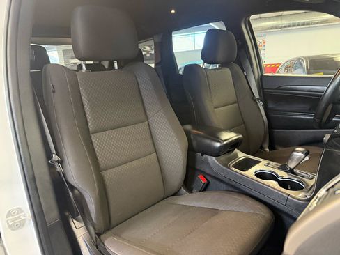 Used 2022 Jeep Grand Cherokee Laredo E AWD/4WD image 37