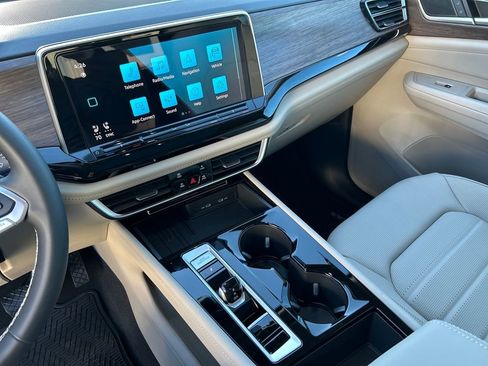 New 2026 Volkswagen Atlas SEL AWD/4WD image 17