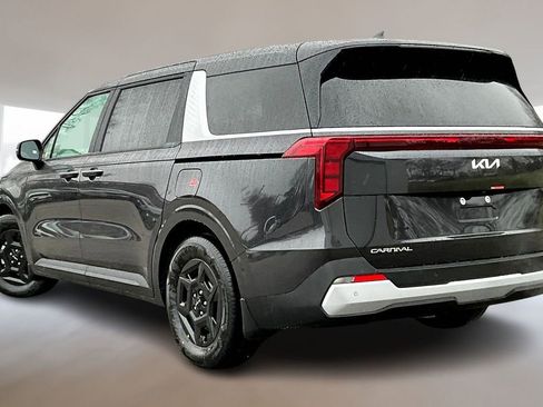 New 2026 Kia Carnival LX FWD image 3