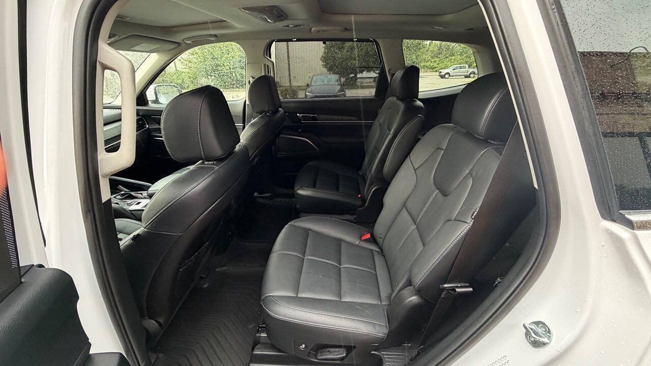 Used 2025 Kia Telluride SX w/ SX Captain's Chair Package FWD image 7