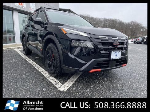 Used 2025 Nissan Rogue SV w/ Rock Creek Premium Package image 7